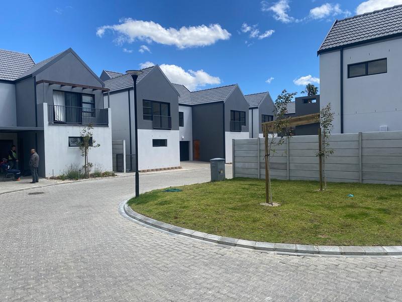 3 Bedroom Property for Sale in Silver Oaks Western Cape